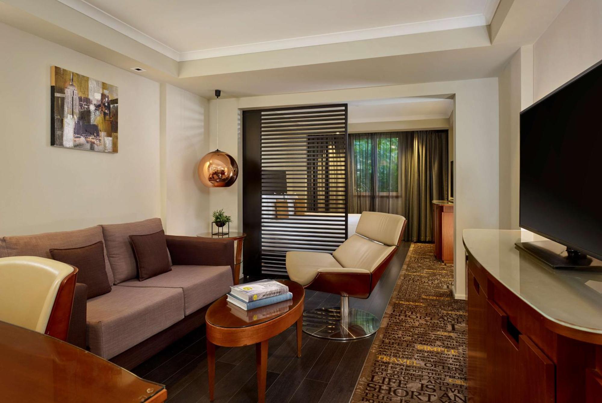 Hotel Park Plaza Victoria 4*