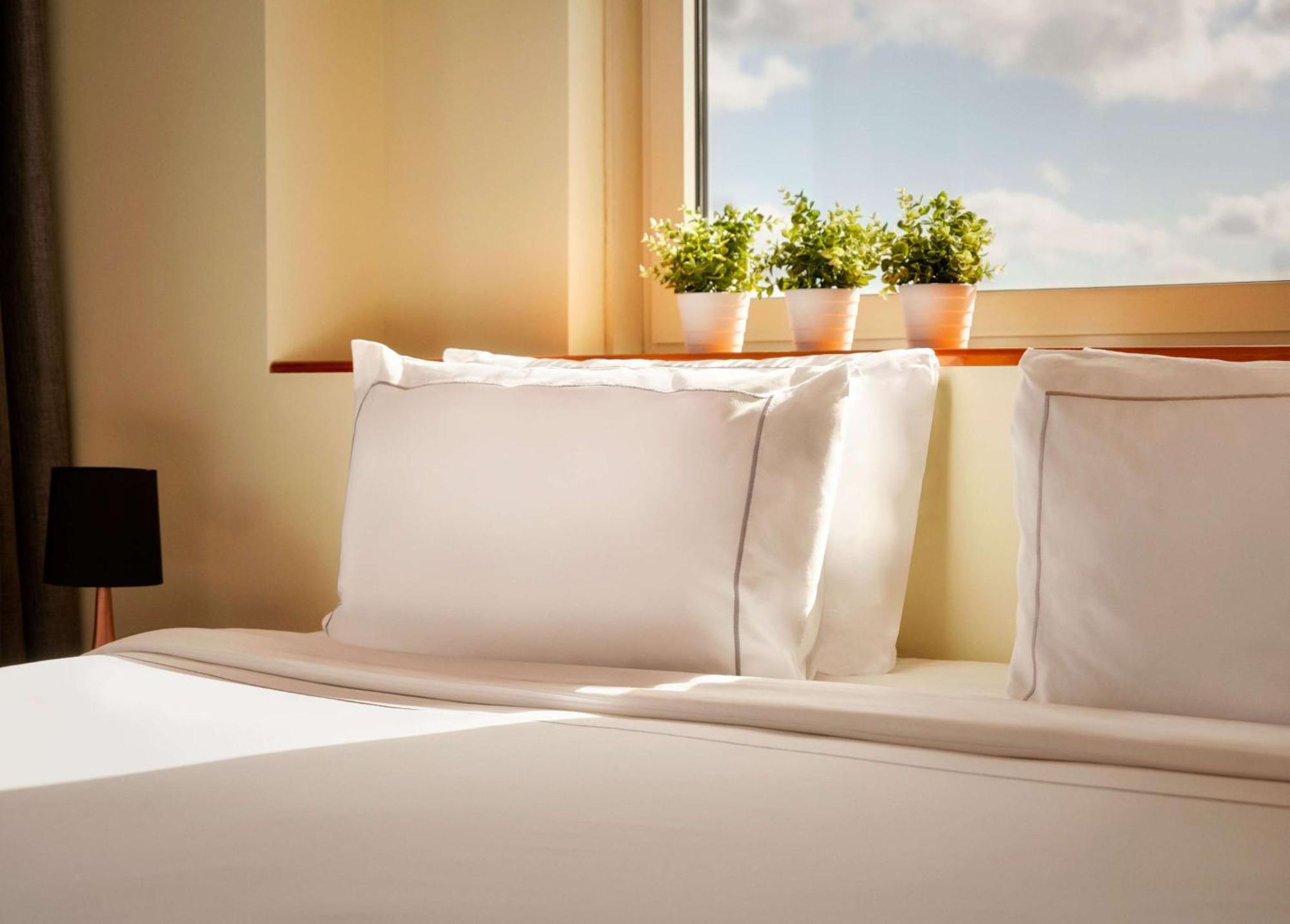 Park Plaza Victoria 4*