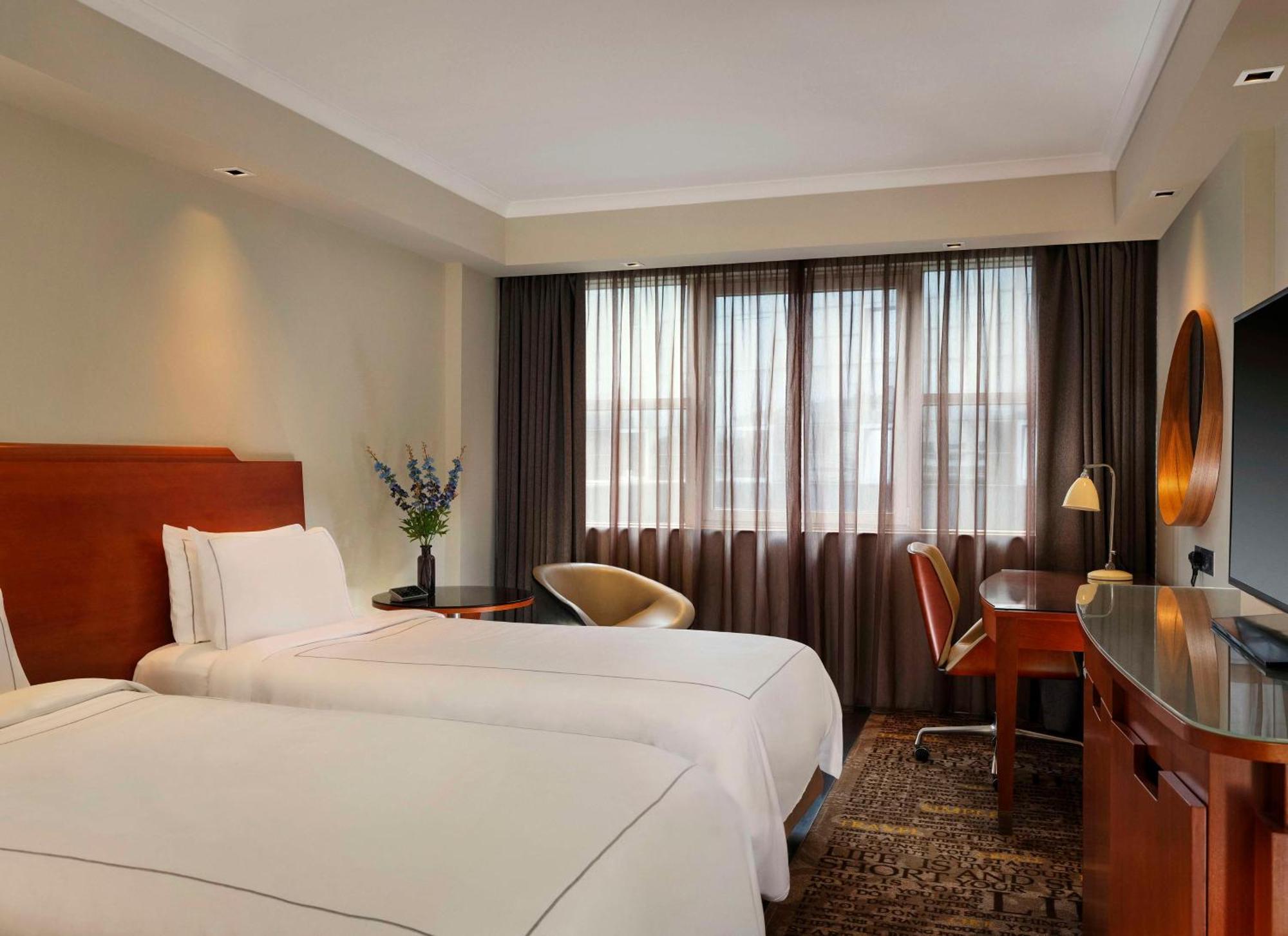 Park Plaza Victoria Hotel