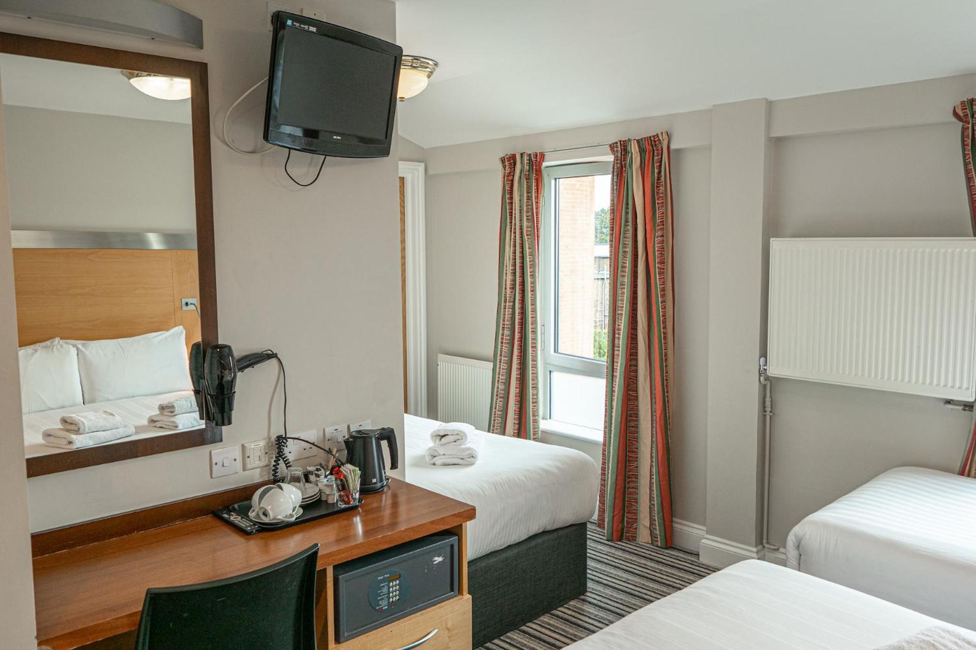Maiden Oval Hotel London