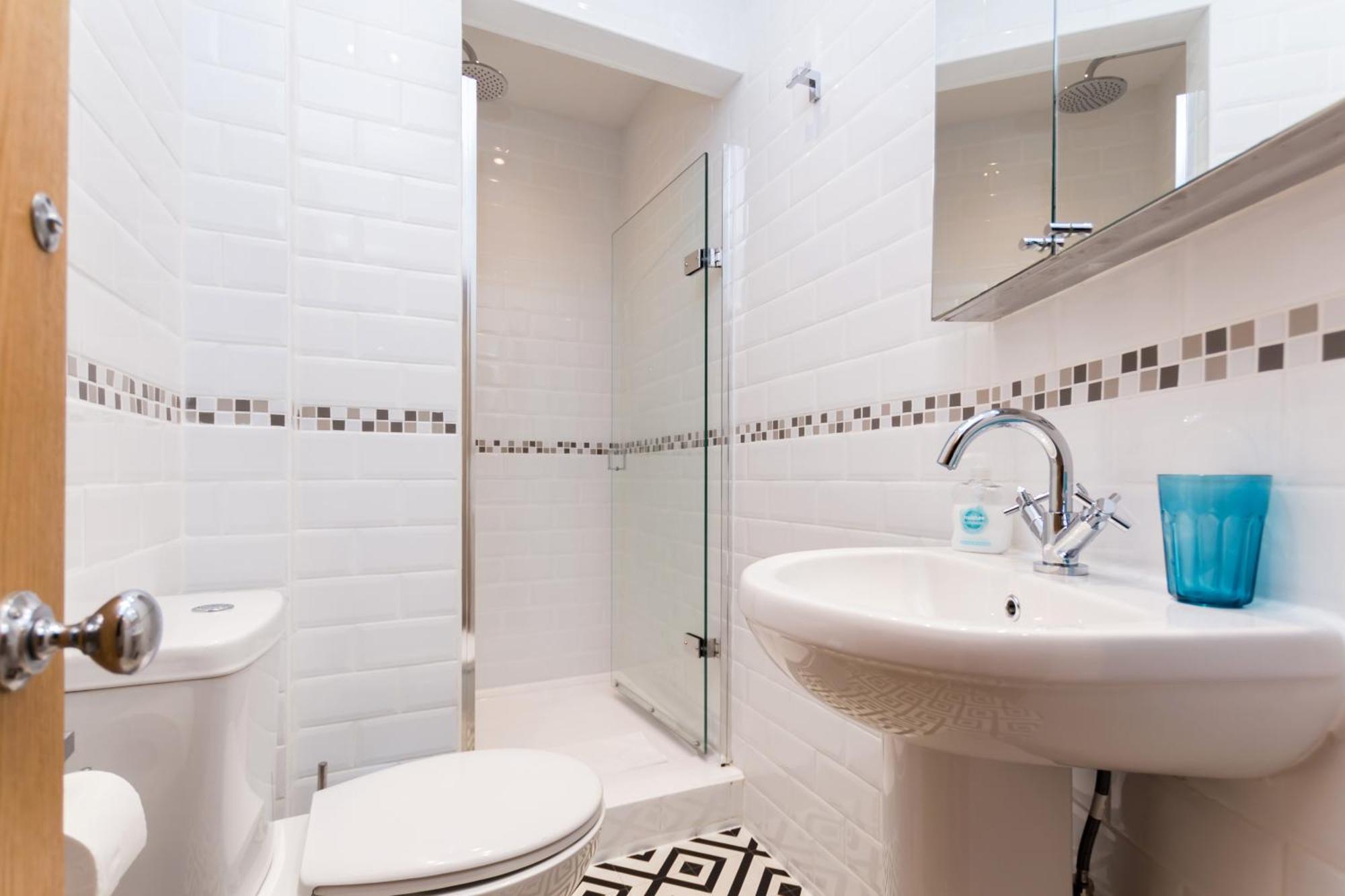 Apartment Vibrant 1br Apt Wprivate Decked Garden, Fast Wifi