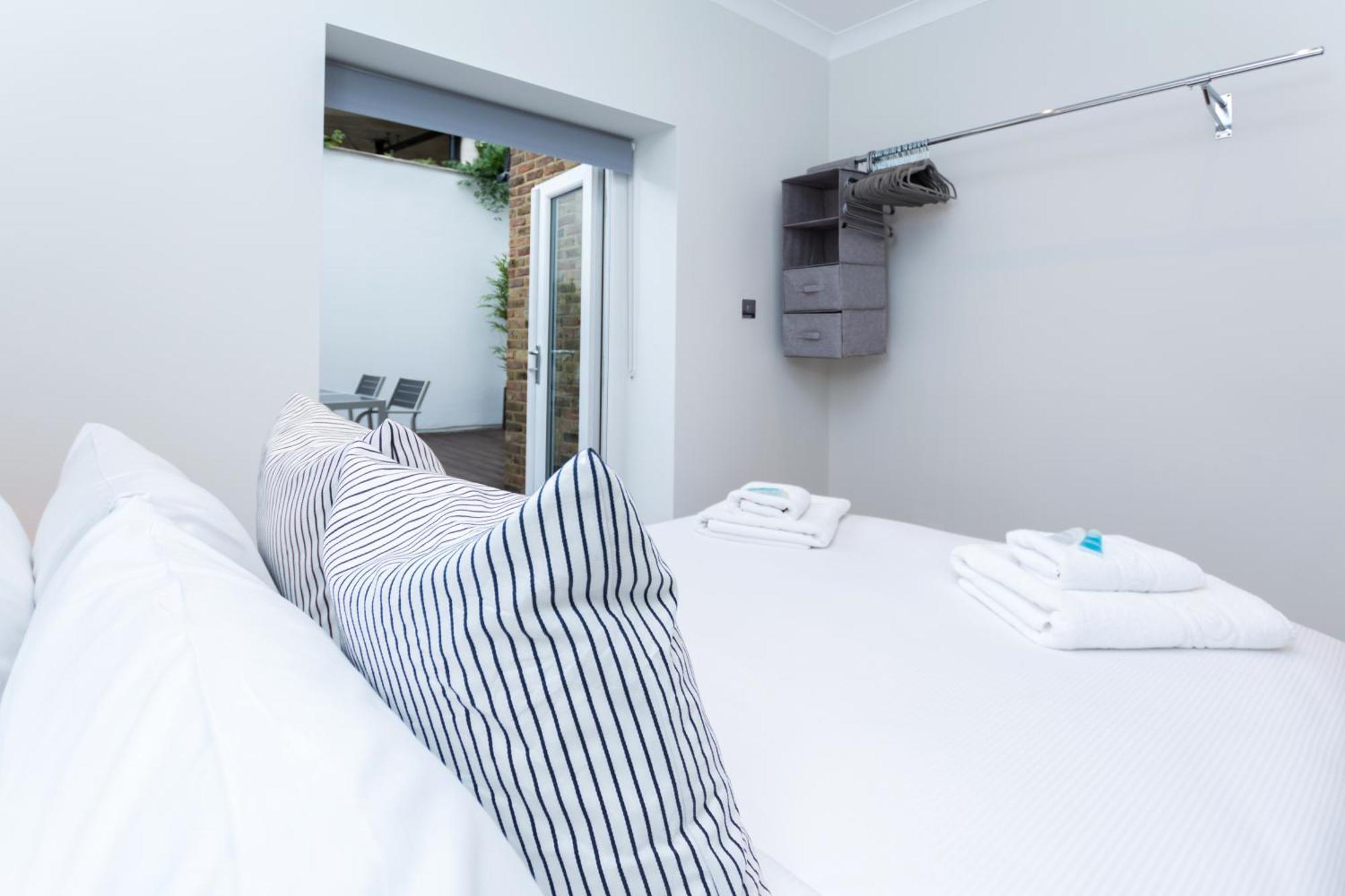Vibrant 1br Apt Wprivate Decked Garden, Fast Wifi Apartment London