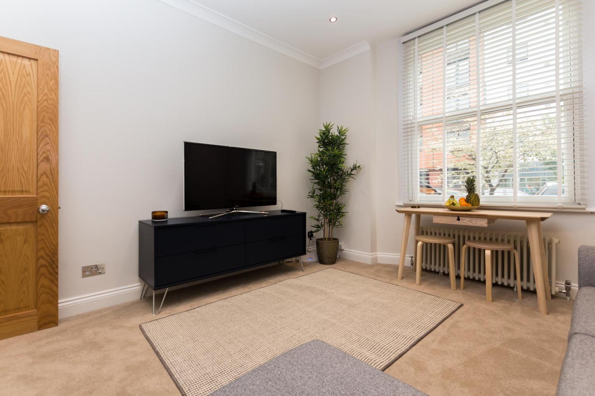 Apartment Vibrant 1br Apt Wprivate Decked Garden, Fast Wifi *