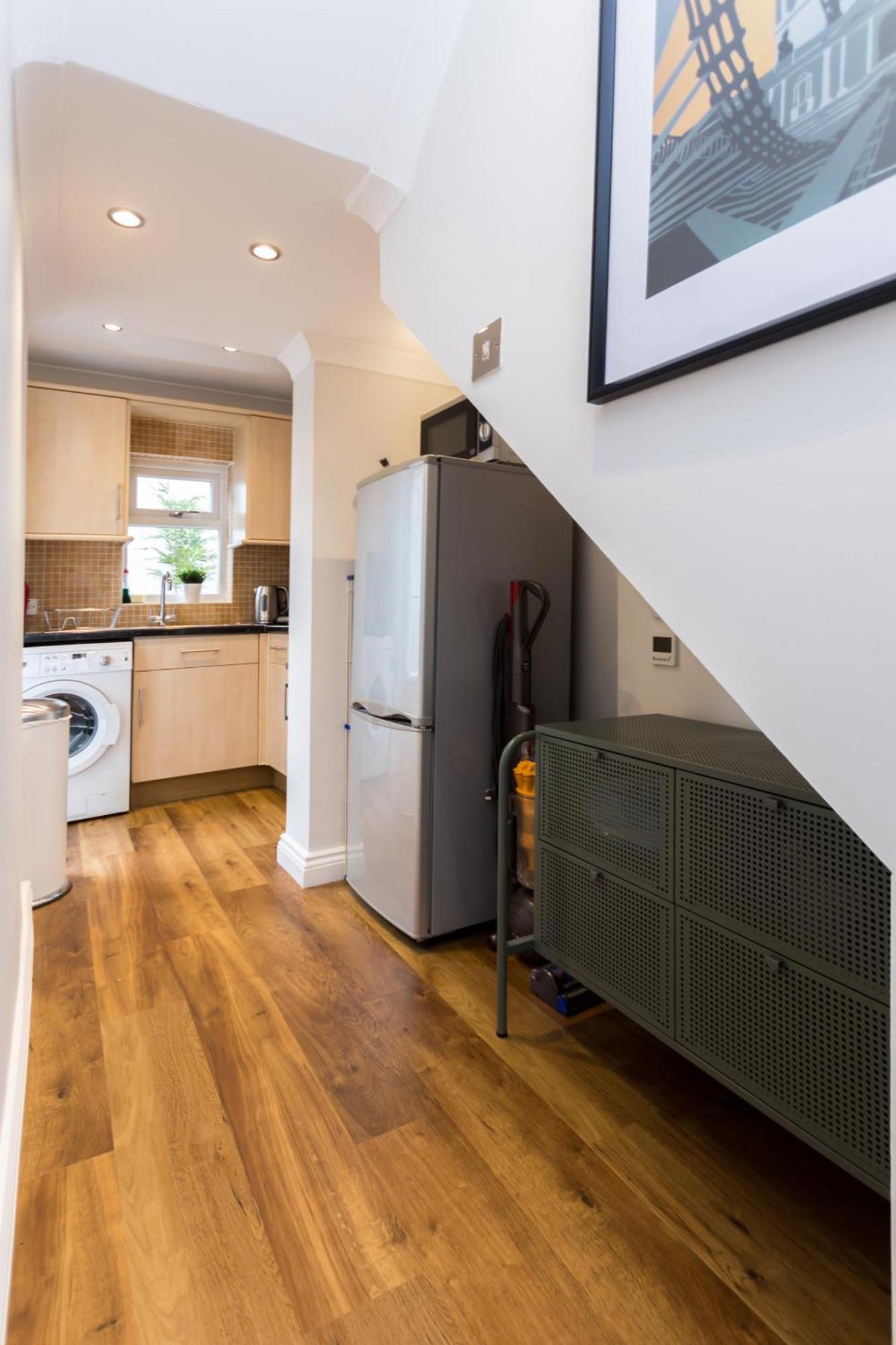 Vibrant 1br Apt Wprivate Decked Garden, Fast Wifi Apartment *