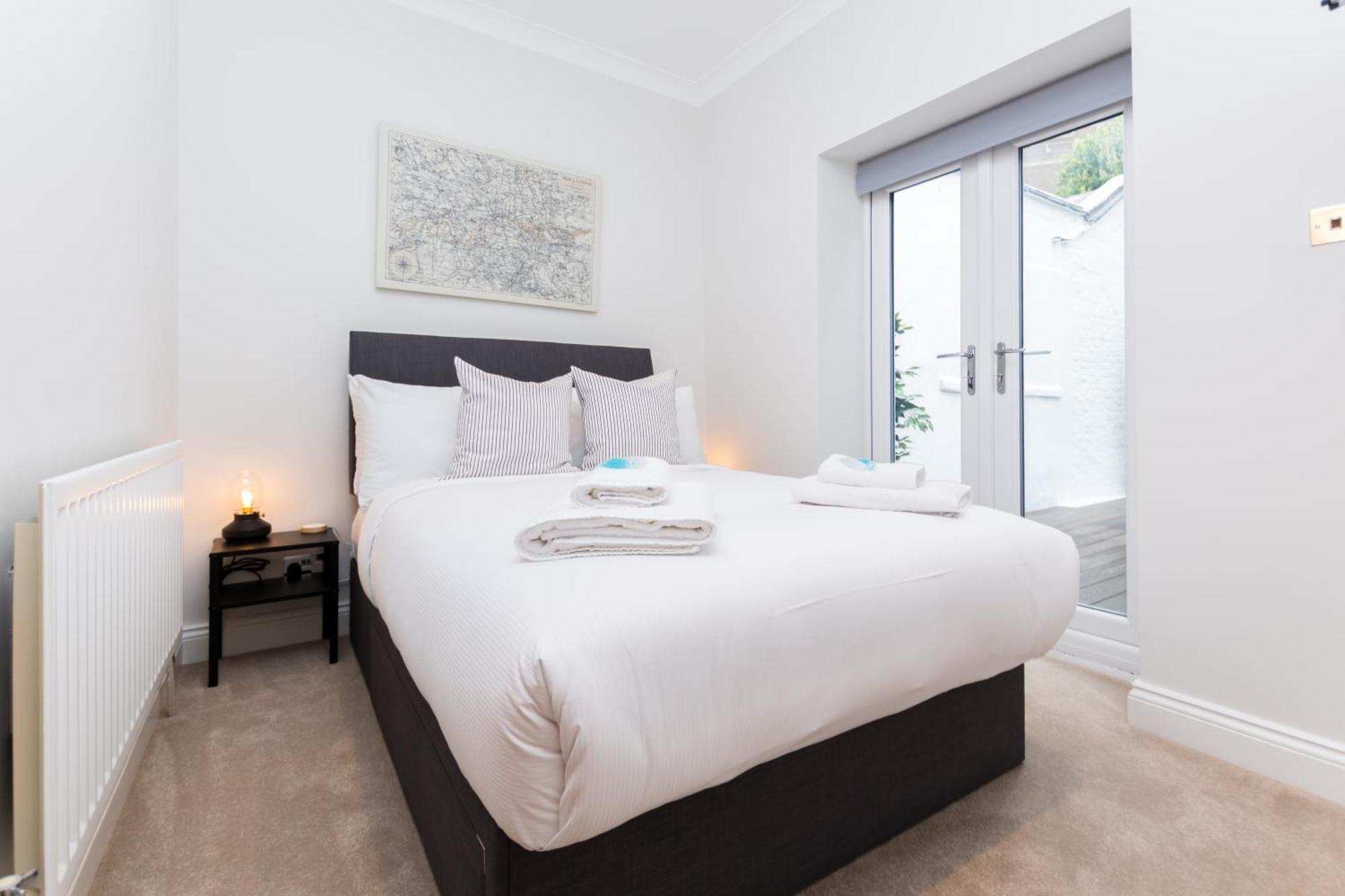 Vibrant 1br Apt Wprivate Decked Garden, Fast Wifi London