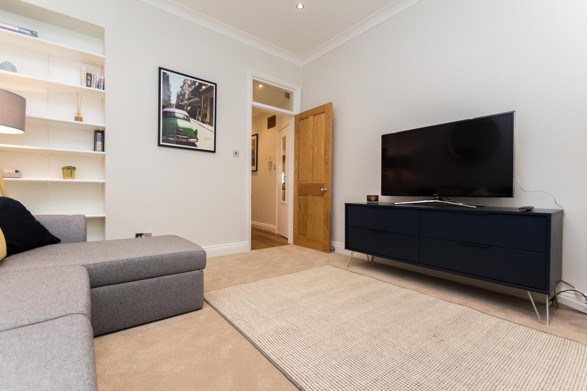 Vibrant 1br Apt Wprivate Decked Garden, Fast Wifi Apartment *
