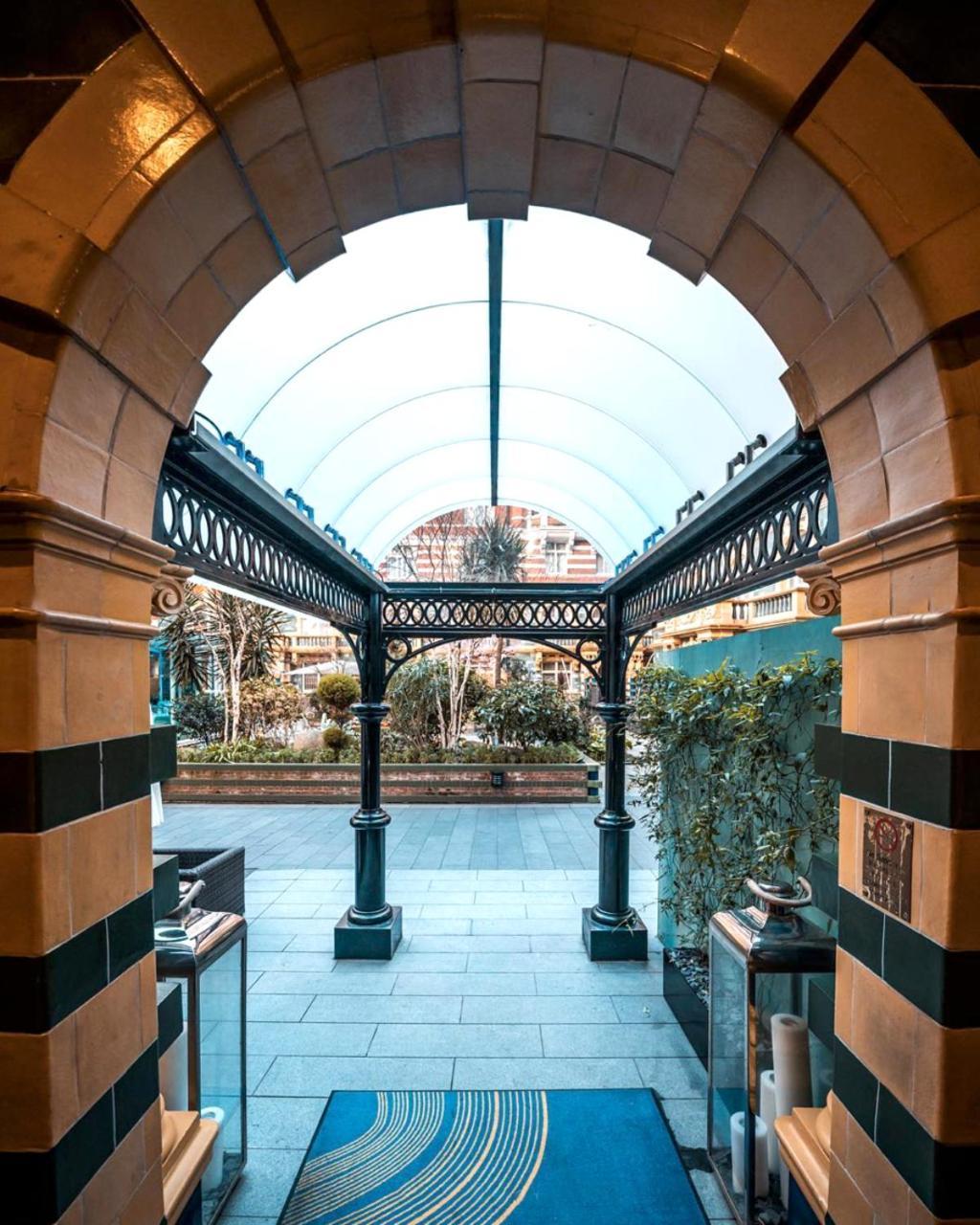 Taj 51 Buckingham Gate And Residences Hotel