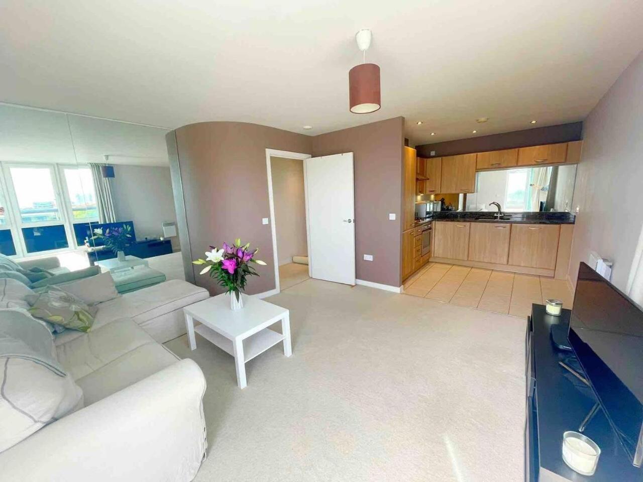 Captivating 1-bed In Leilighet