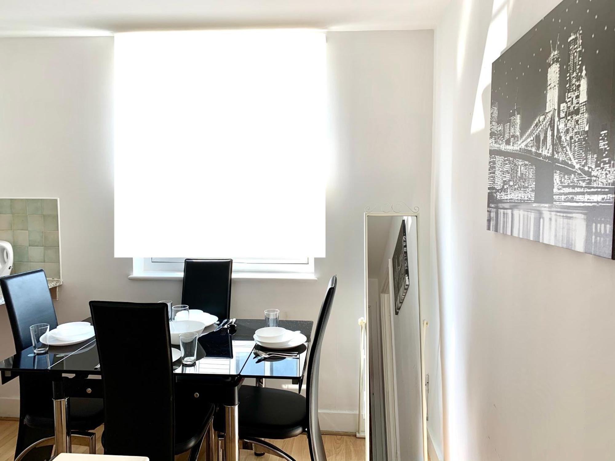 Tower Bridge London, 2 Bedrooms, Reception, Kitchen, Parking Appartement Londen