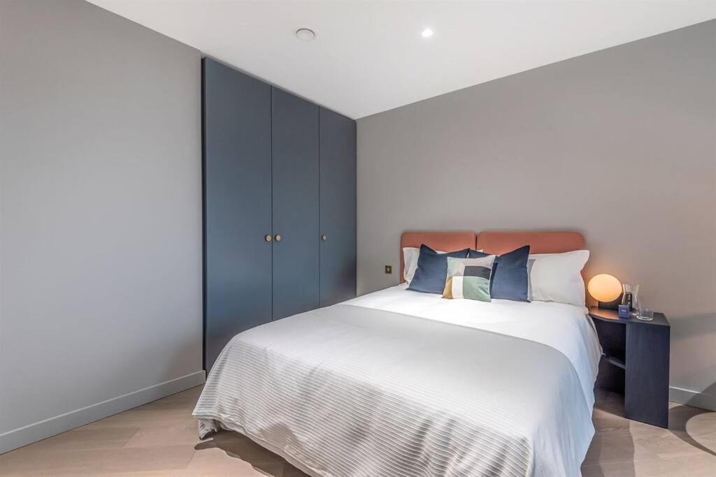 Beautiful, Stylish Studio Flat Near The O2 * Londen