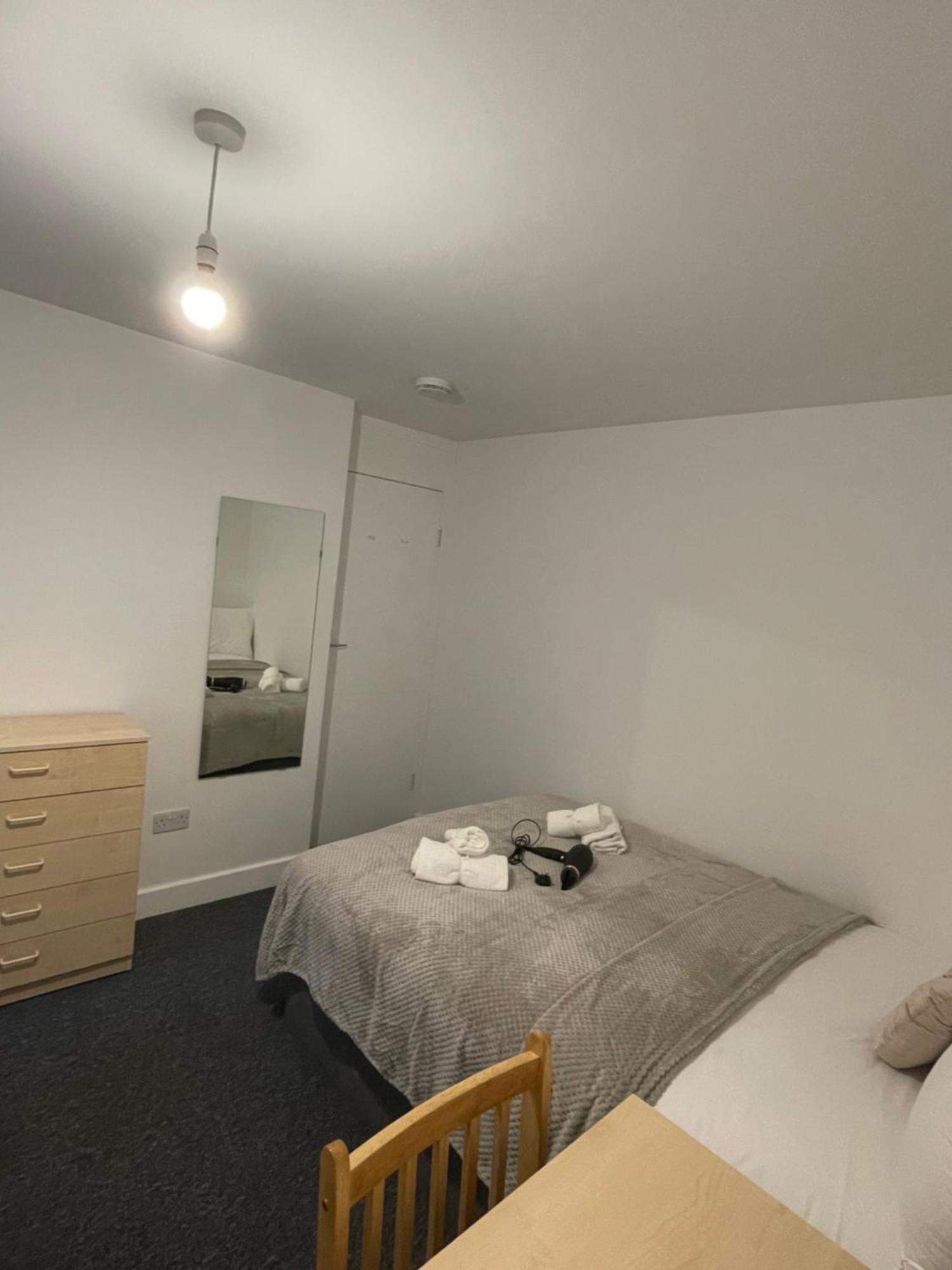 Lovely Triple And Quadruple In Euston & Square In Londres