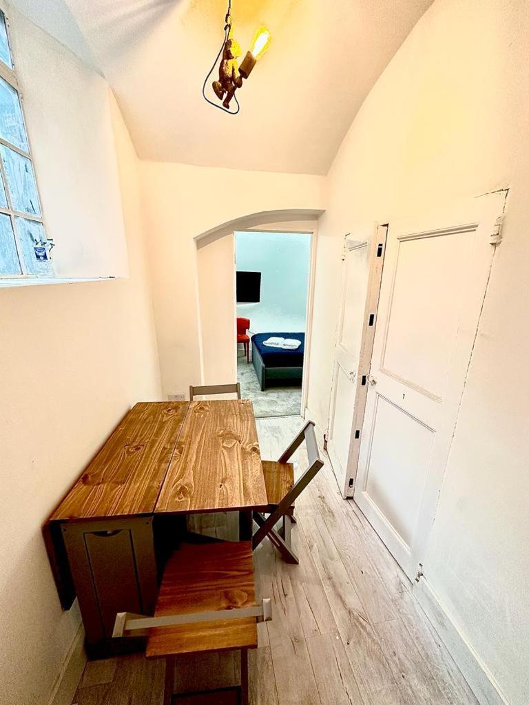 Ground Floor Flat Apartment *