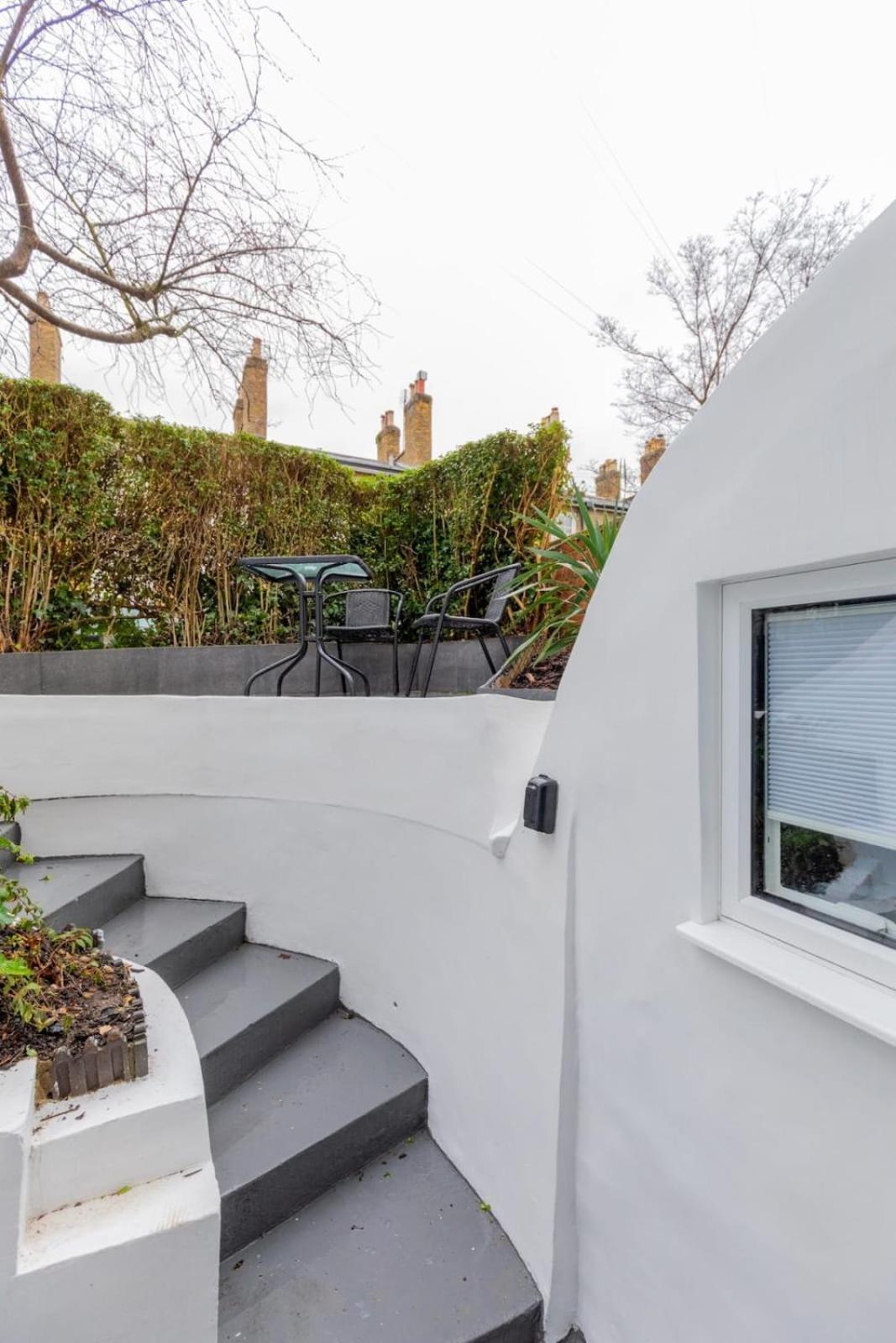Sleek & Well-connected Flat Archway! * Londra