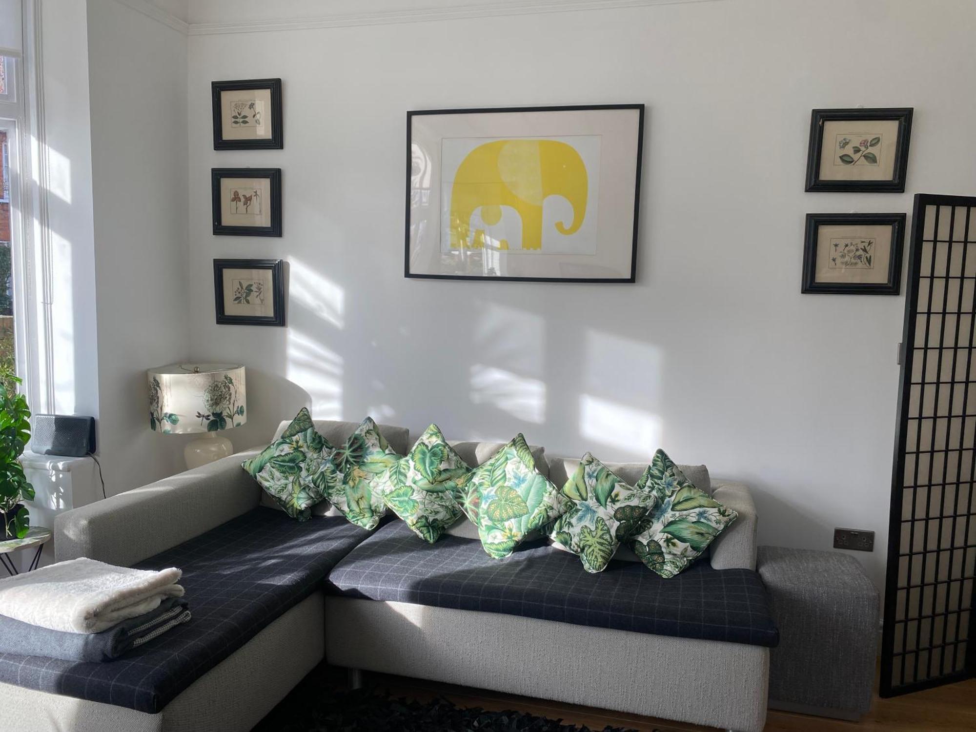 Interior Designed Flat Near Kew Botanical Gardens * Londra