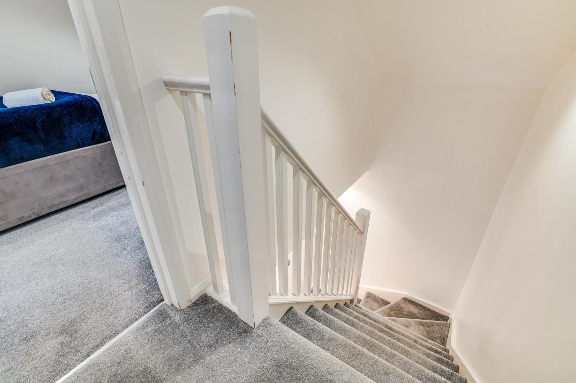 Livestay - Stylish 3-bed Gem In Trendy E1 Apartment