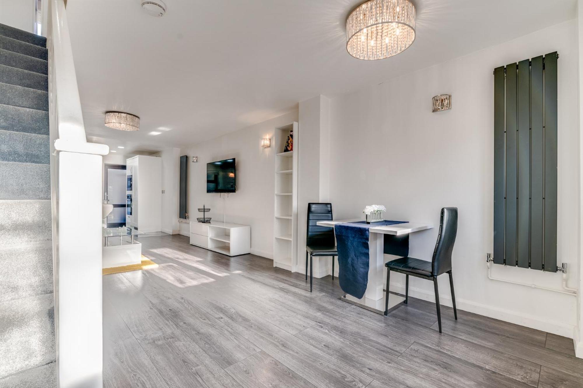 Apartment Livestay - Stylish 3-bed Gem In Trendy E1 London