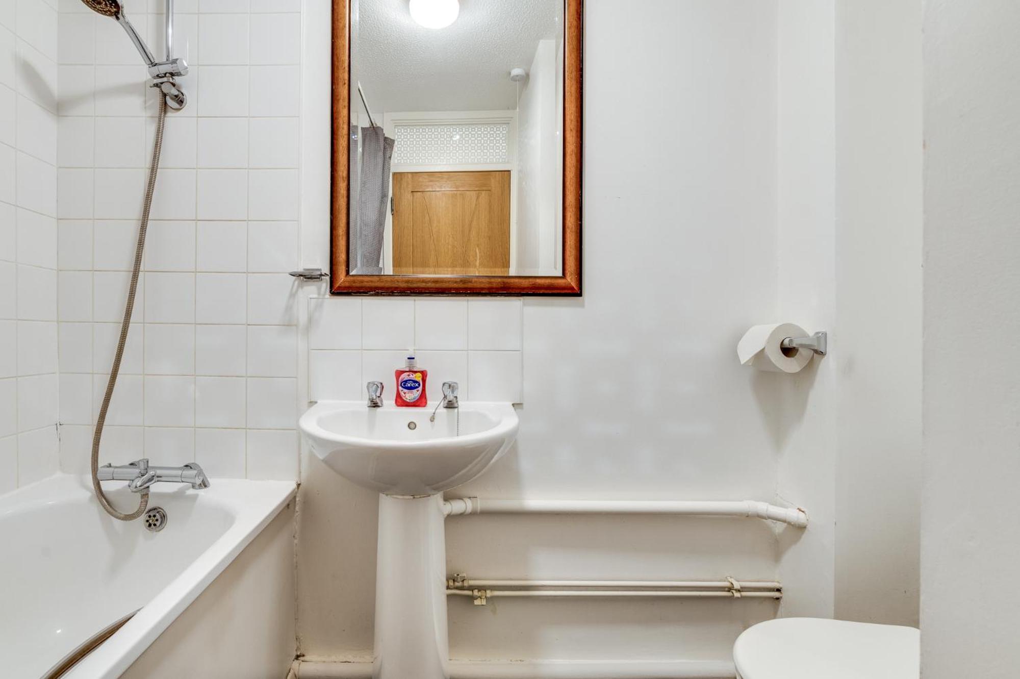 Livestay - Stylish 3-bed Gem In Trendy E1 *
