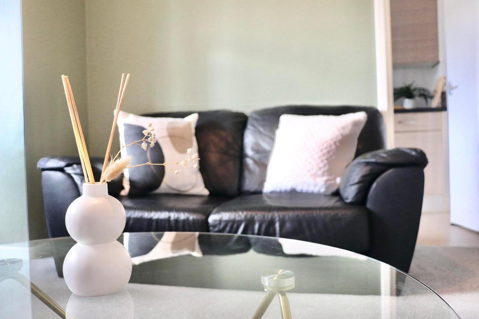 Stunning Apartment, Sleeps 4, London, 1 Bedroom, Zone 1, Kennington - Open For Business Stays, Long And Families Relocating Apartment London