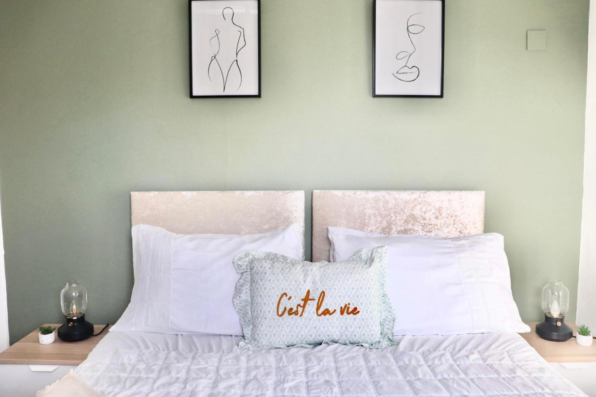 Stunning Apartment, Sleeps 4, London, 1 Bedroom, Zone 1, Kennington - Open For Business Stays, Long And Families Relocating London
