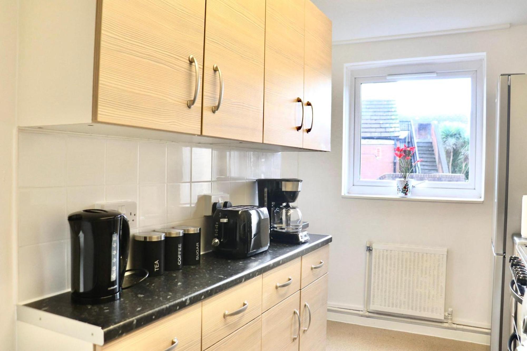 Stunning Apartment, Sleeps 4, London, 1 Bedroom, Zone 1, Kennington - Open For Business Stays, Long And Families Relocating * London