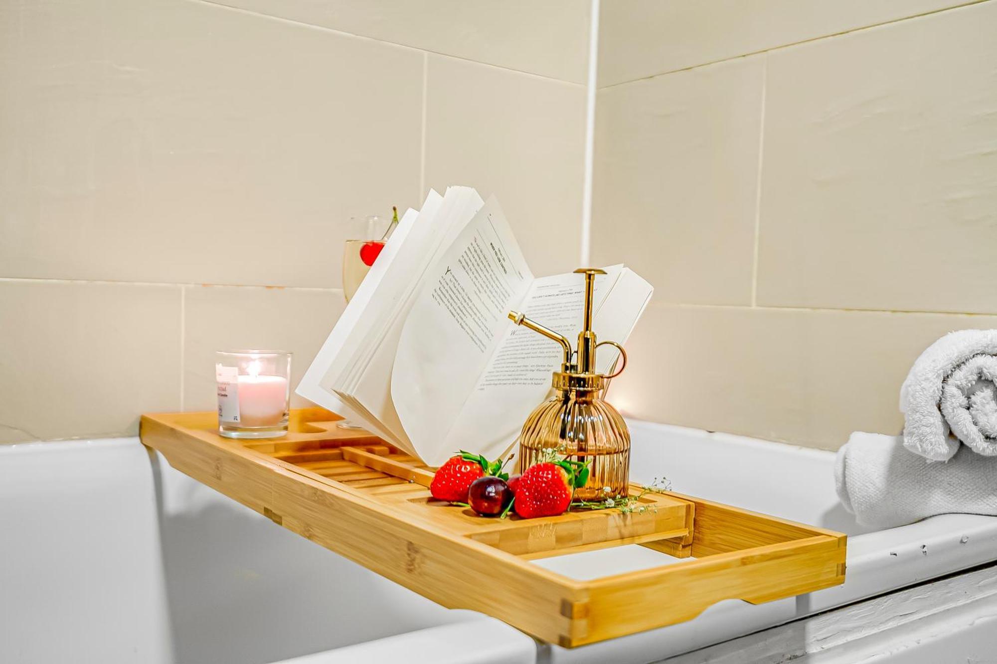 Apartment Serene With Garden View - Cozy Retreat For Couples & Solo Travellers London