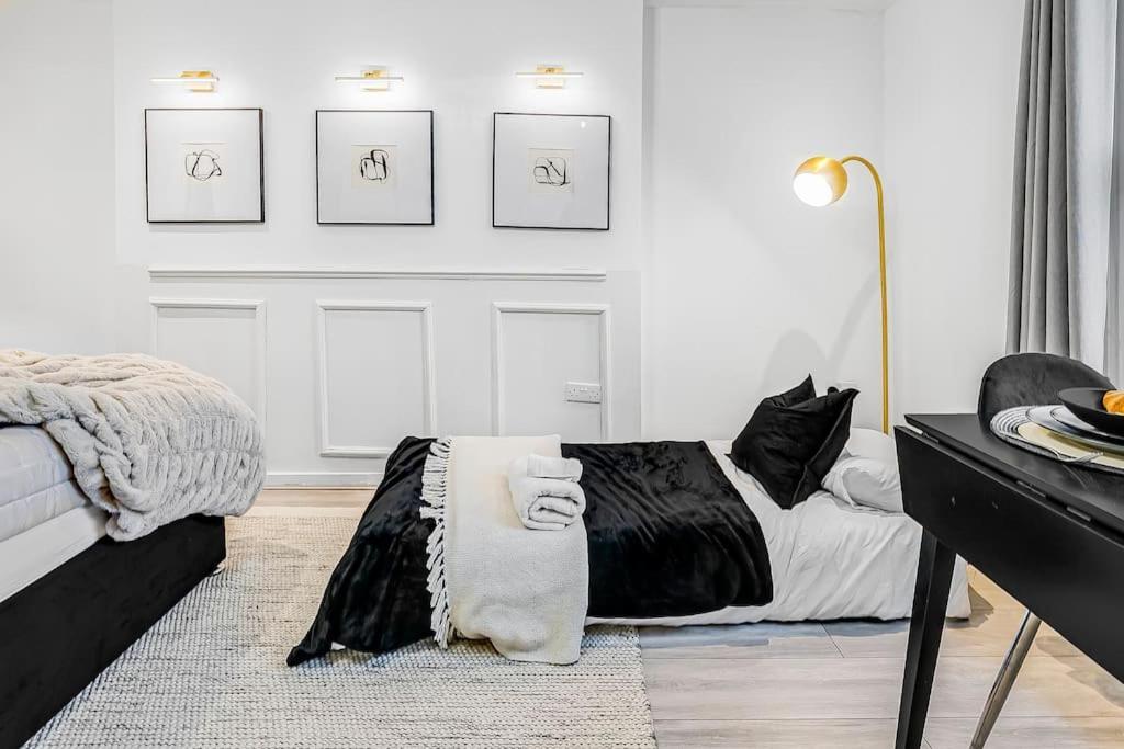 Serene With Garden View - Cozy Retreat For Couples & Solo Travellers Apartment