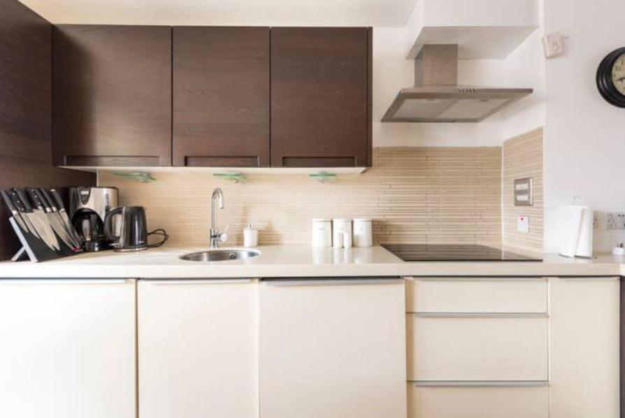 Lejlighed Super Beautiful Three Bedroom London