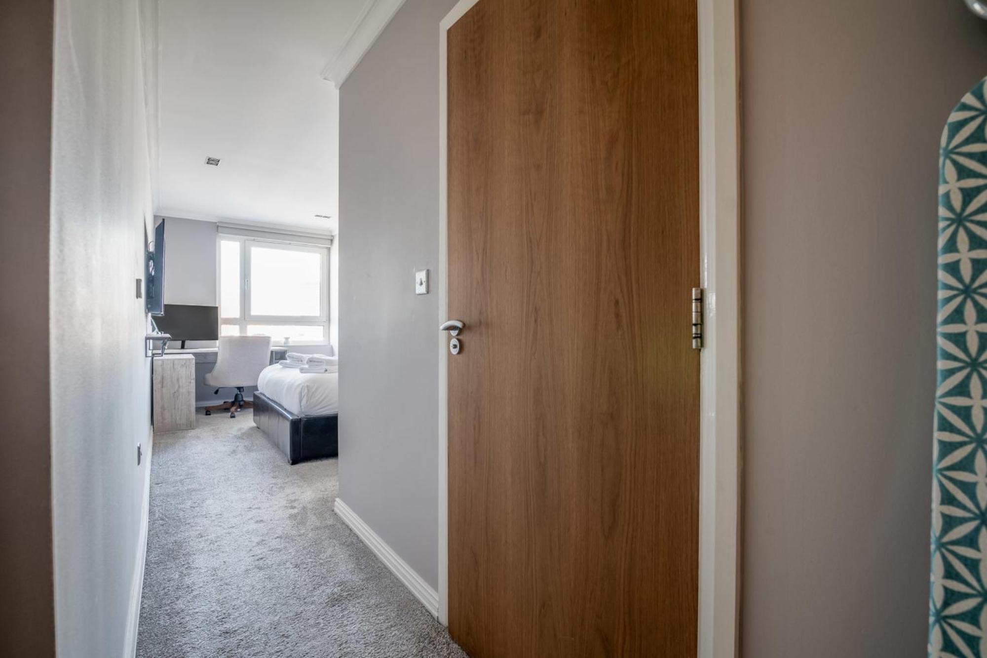 Canary Wharf Retreat With Free Secure Parking Leilighet *