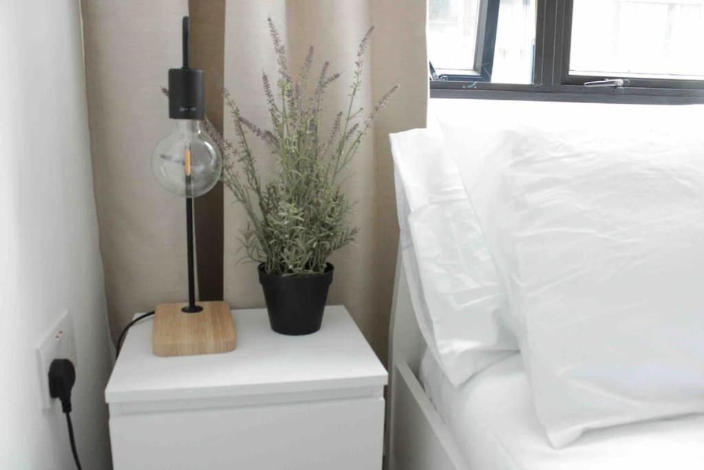 6 Bedroom In A 3 Building Complex, Great For Large Group Bookings, Location * Londres