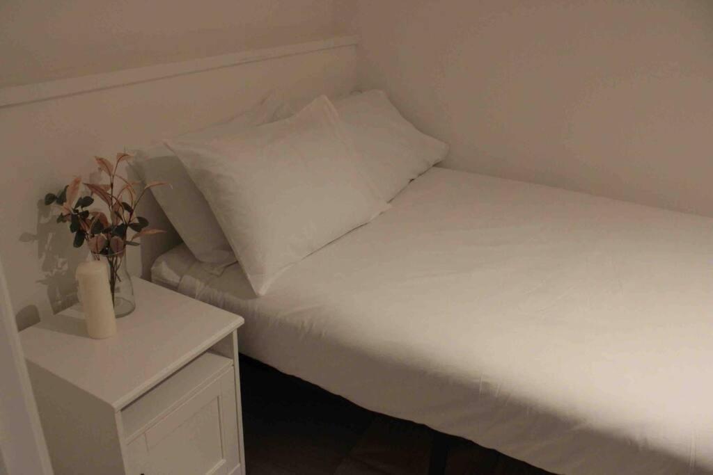 Appartement 6 Bedroom In A 3 Building Complex, Great For Large Group Bookings, Location