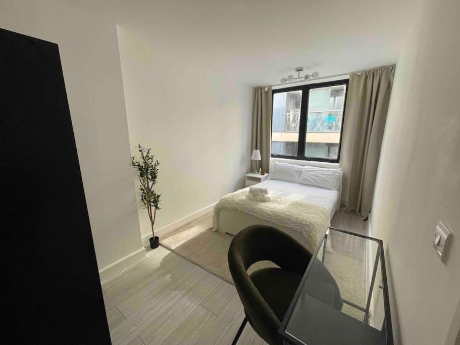 6 Bedroom In A 3 Building Complex, Great For Large Group Bookings, Location Appartement Londres