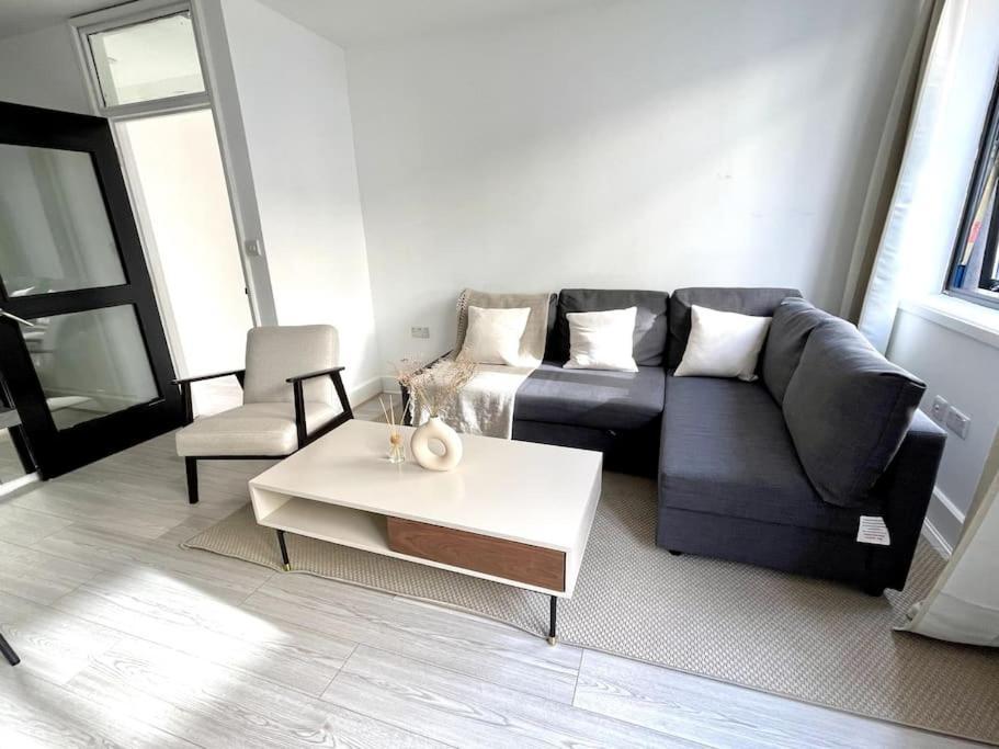 Appartement 6 Bedroom In A 3 Building Complex, Great For Large Group Bookings, Location Londres
