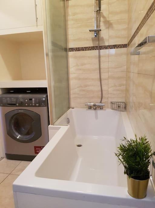 Cozy Flat, 5 Minute Walk To Oxford Circus Appartement