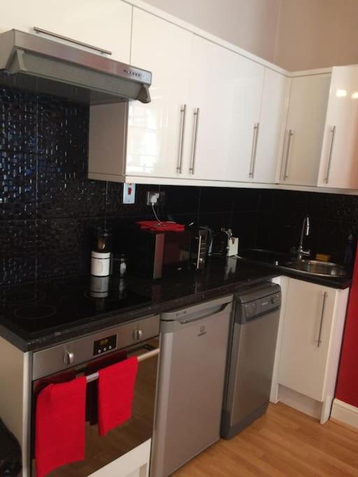 Cozy Flat, 5 Minute Walk To Oxford Circus *
