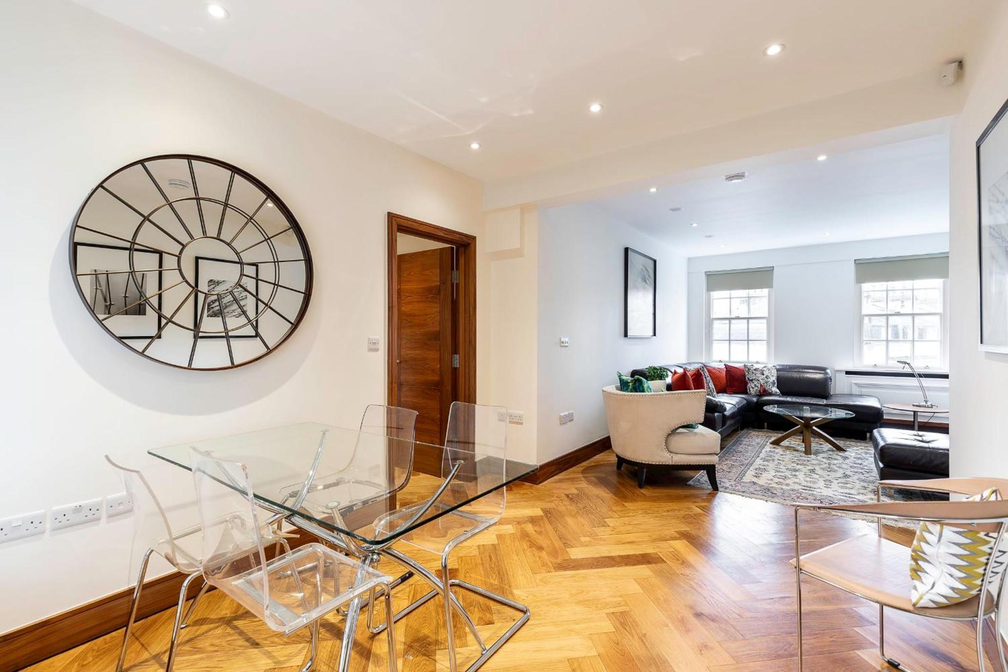 Apartment Colourful South Kensington London