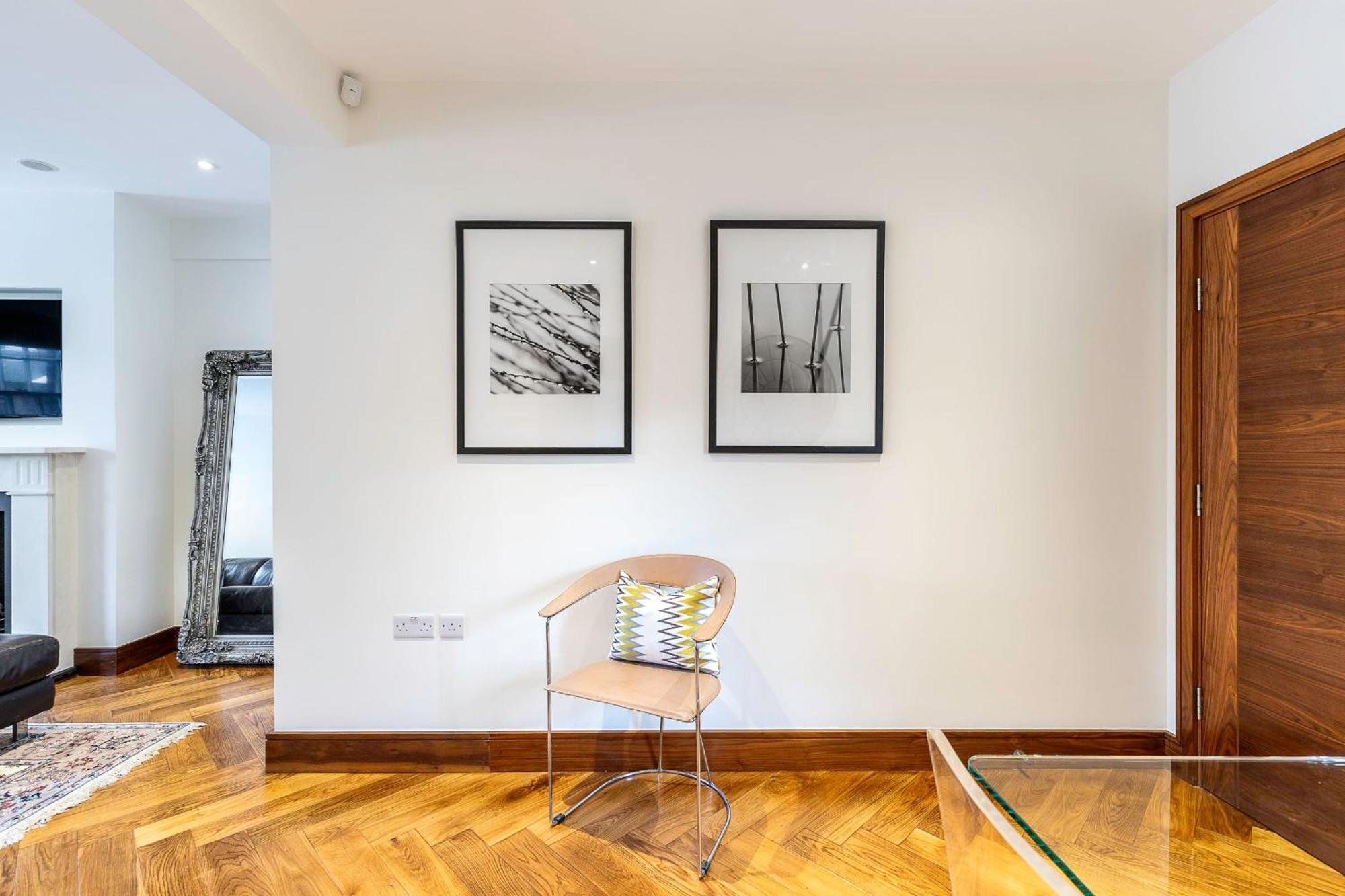 Apartment Colourful South Kensington London
