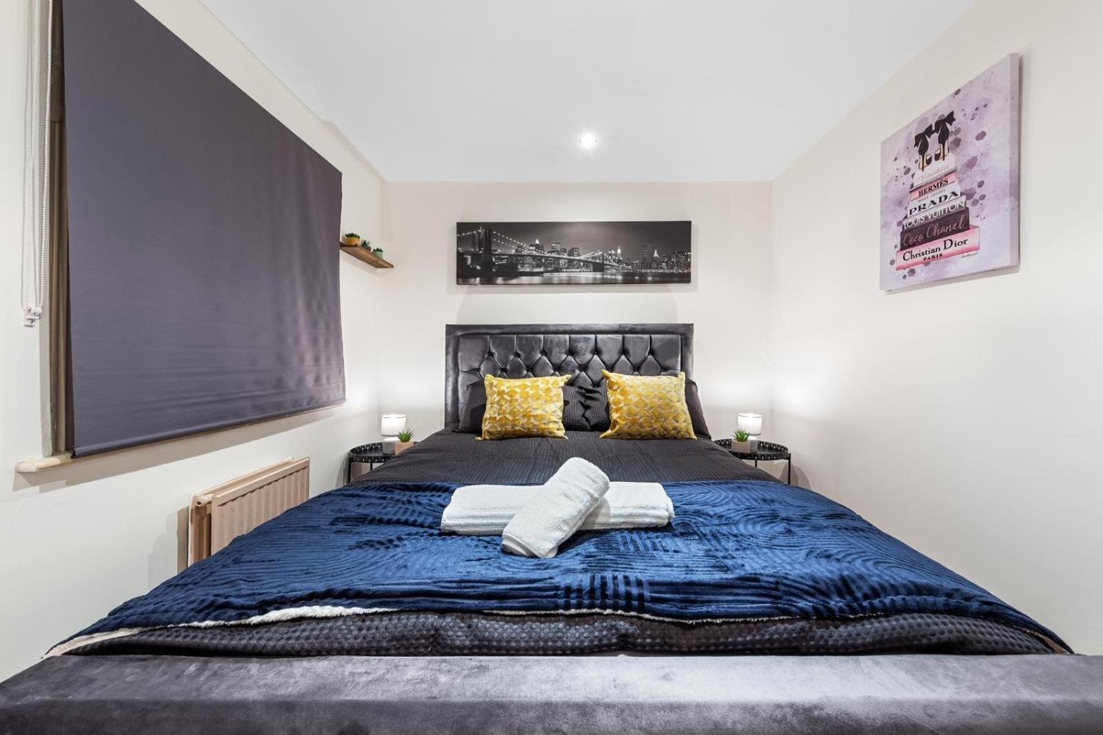Apartment Deluxe - 1 Min Away From Camden Market And Station London