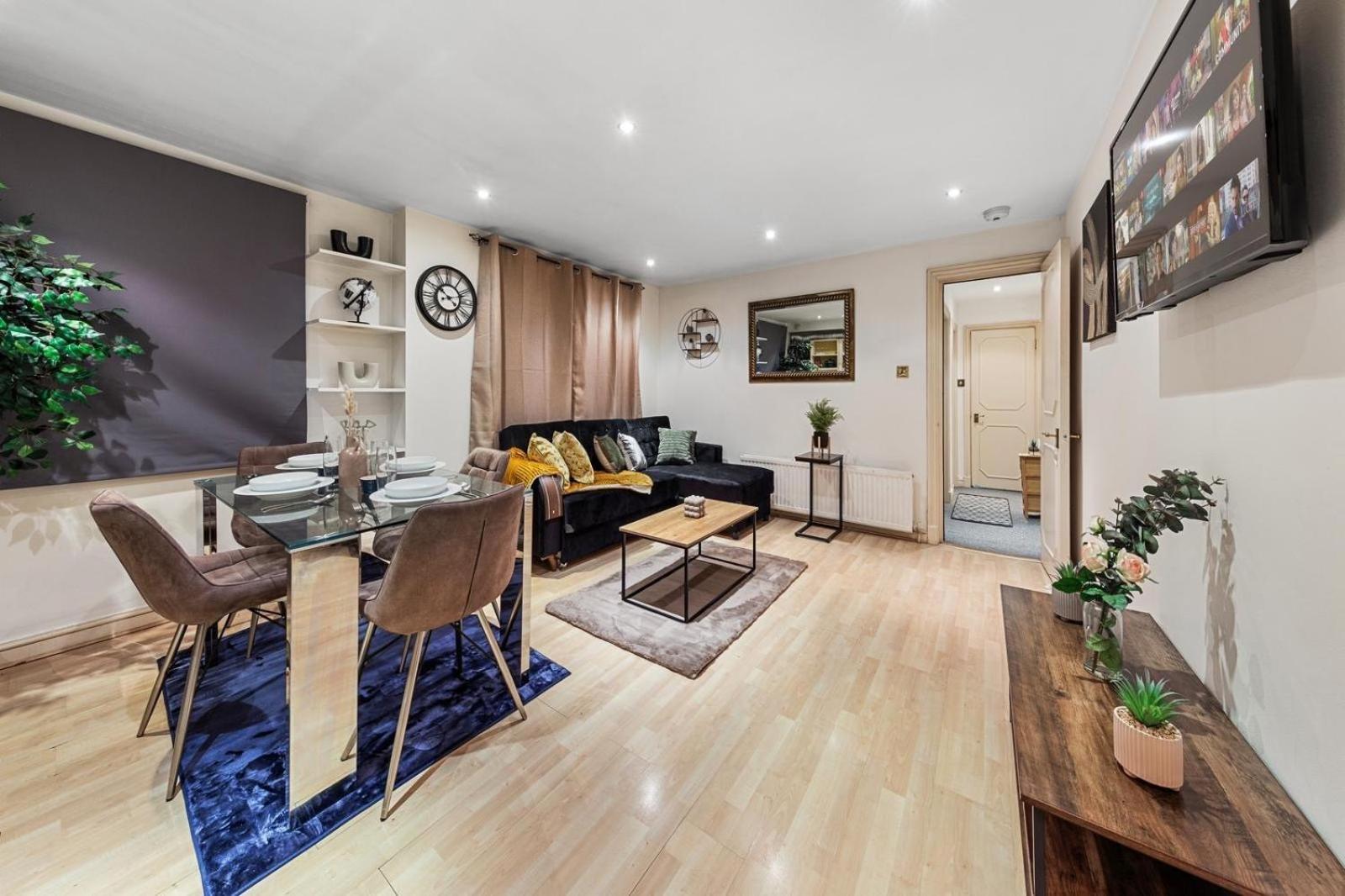 Apartment Deluxe - 1 Min Away From Camden Market And Station London