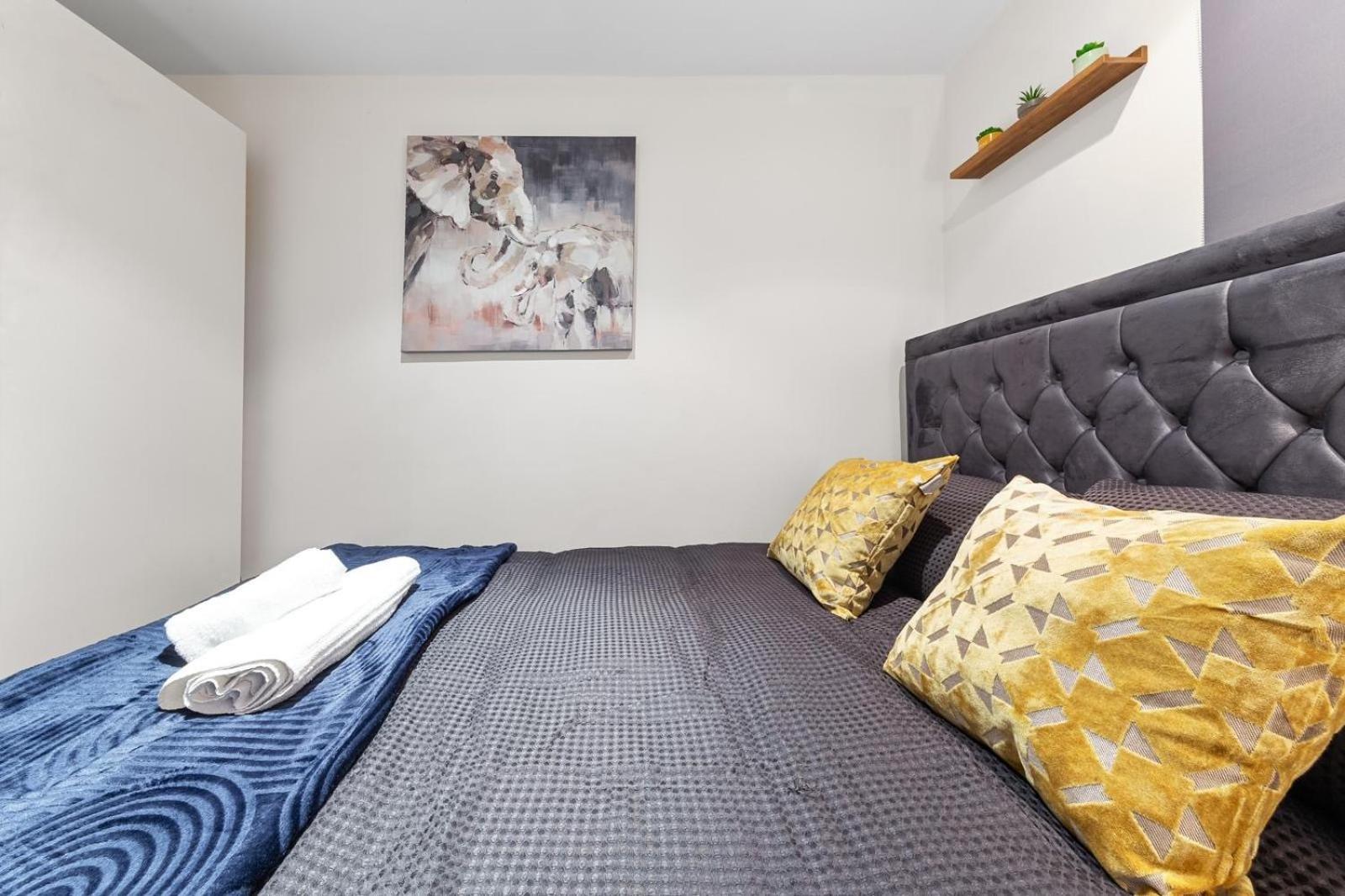 Deluxe - 1 Min Away From Camden Market And Station Apartment