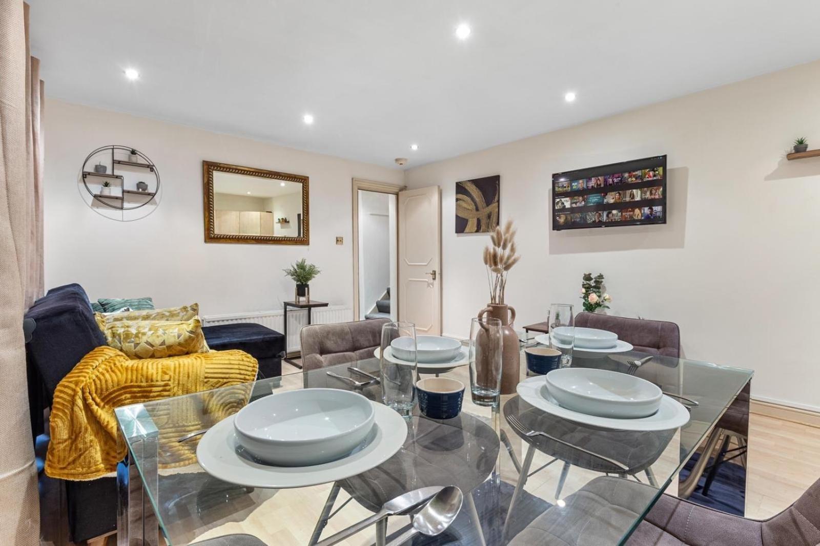 Apartment Deluxe - 1 Min Away From Camden Market And Station London