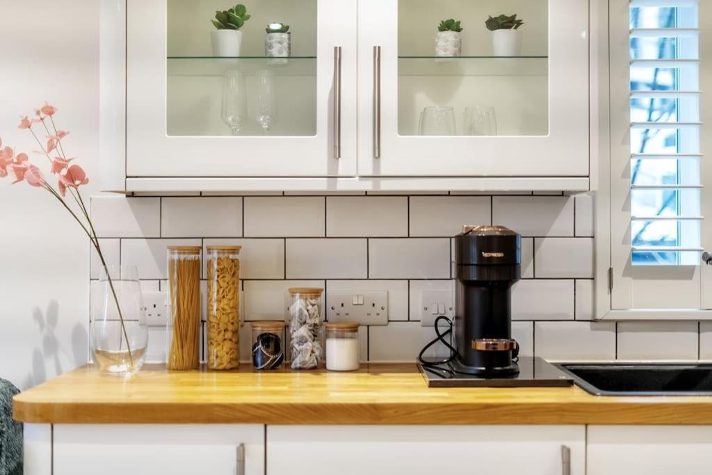 Appartamento Stylish Contemporary 1 Bed Flat Near Bridge Londra