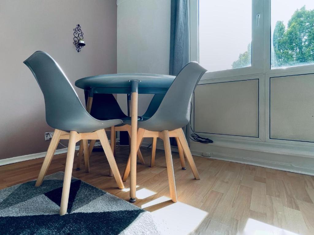 Lägenhet Tom Place In Mile End - 2 Double Beds, 1 Bunk Bed, Max 6, Spacious, Ideal For Families London