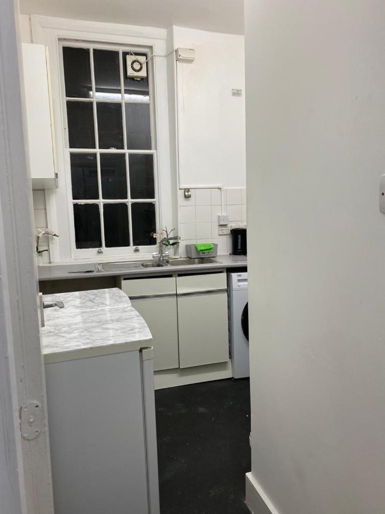 Séjour chez l'habitant Private Bedrooms In Camden Town, *