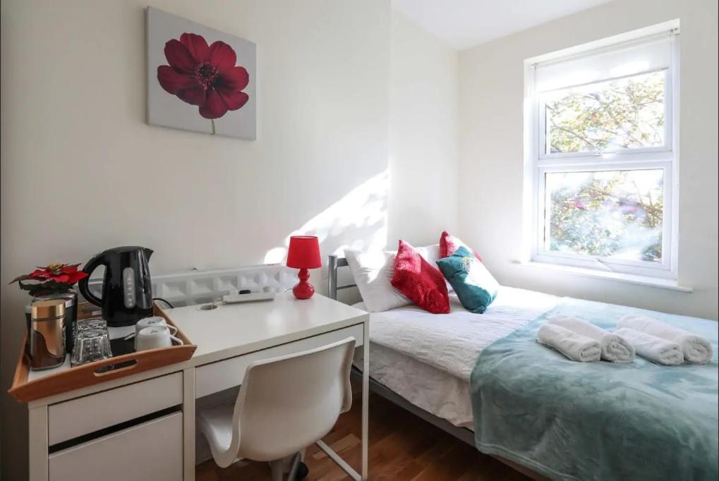 Comfy Private Bedrooms Near Euston Station, Central London *