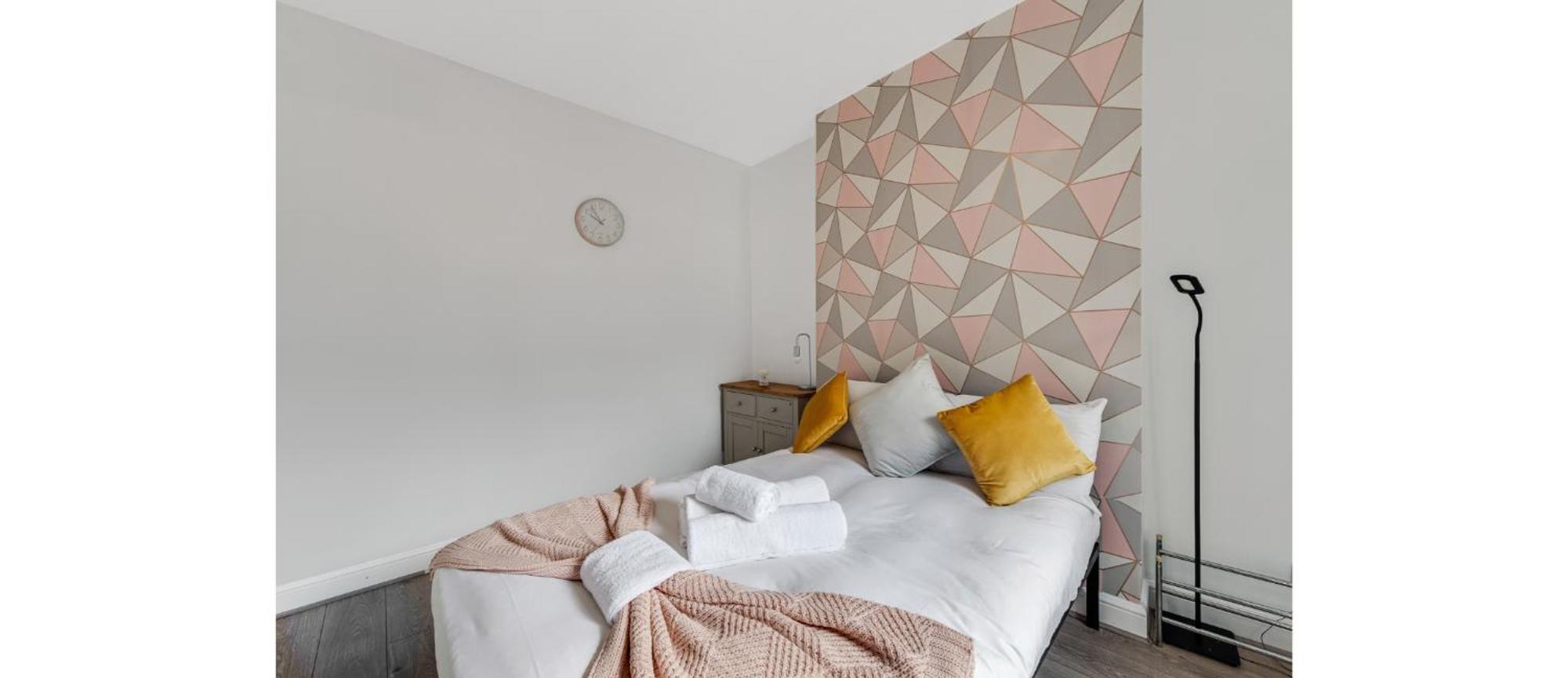 Spacious Two Bedroom In Wood Green Lägenhet *