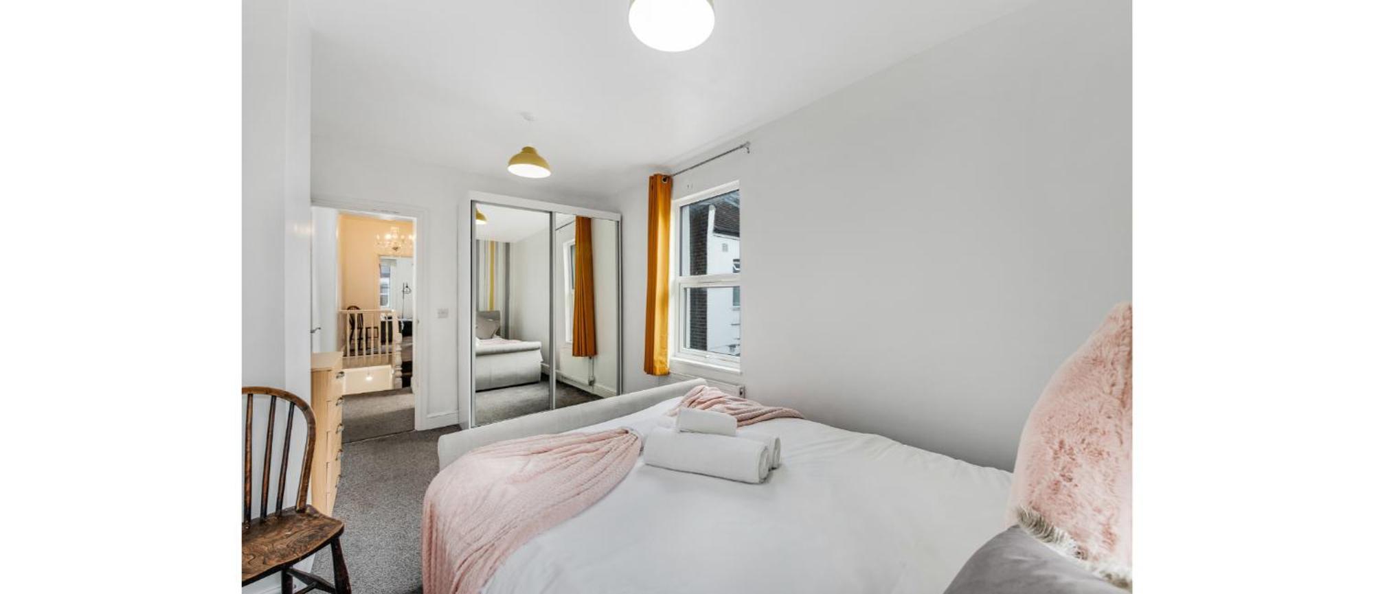 Spacious Two Bedroom In Wood Green Lägenhet London