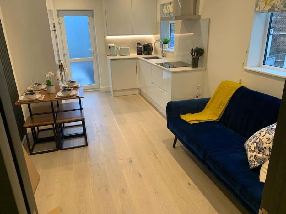 In Greater 2 Bedroom Appartement