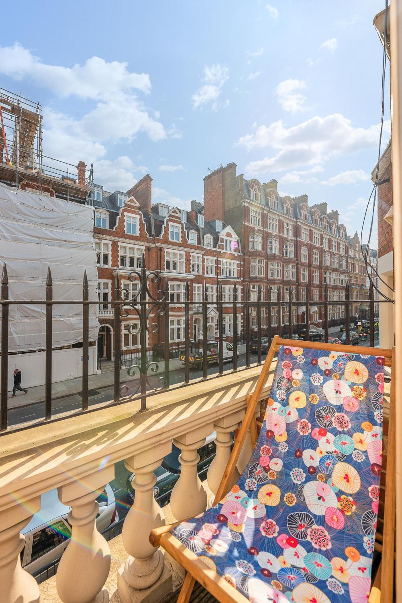 Moments From Hyde Park & Notting Hill With Free Luggage Storage And Washing Machine Lejlighed