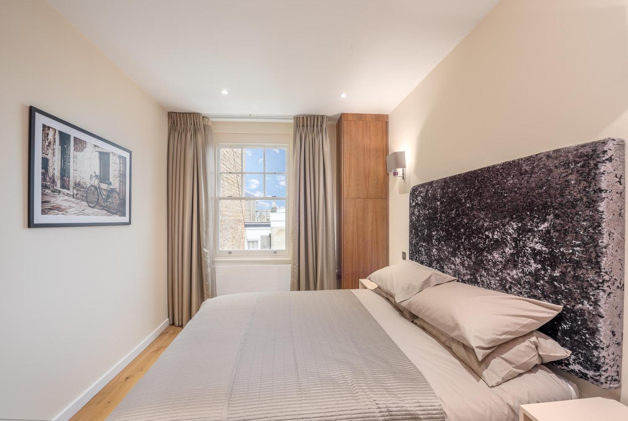 Moments From Hyde Park & Notting Hill With Free Luggage Storage And Washing Machine Lejlighed London
