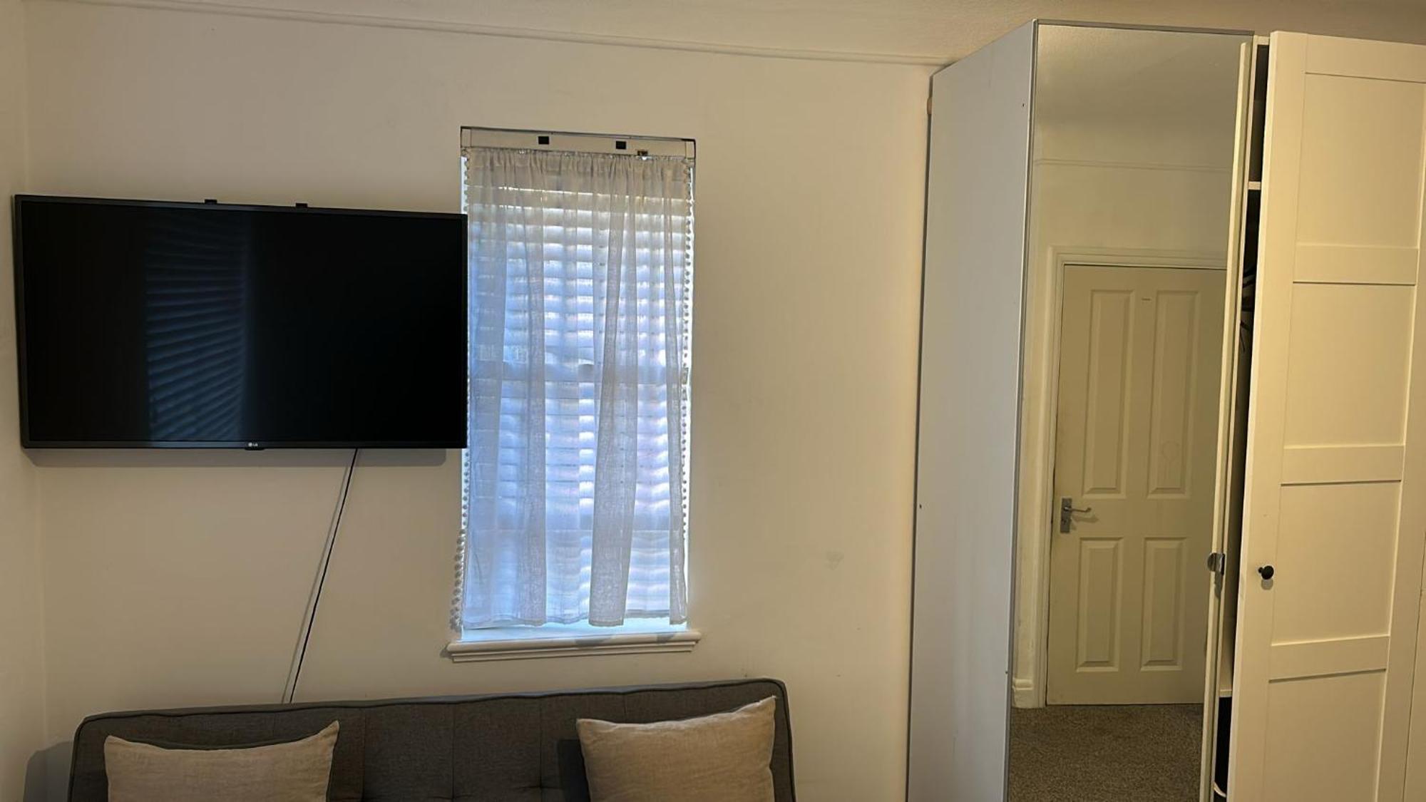 Homestay Wandsworth, South Deluxe King 3